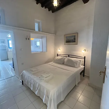 Neoclassical Apartment, Chora דירה Ándros