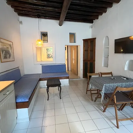 Neoclassical Apartment, Chora Ándros