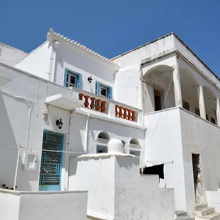 Neoclassical Apartment, Chora *