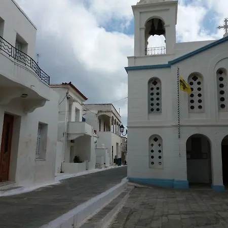 Neoclassical Apartment, Chora דירה