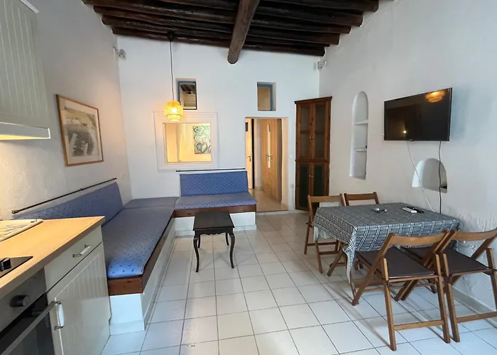 Neoclassical Apartment, Chora Ándros